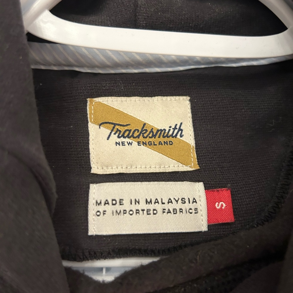 Tracksmith X Believe in the Run - Picture 2 of 2